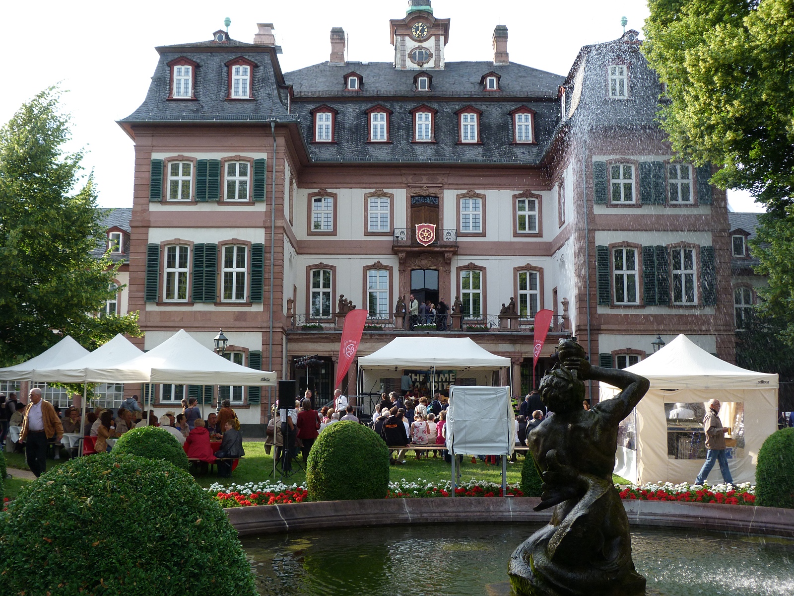 Frankfurt Am Main Hochst Das Schlossfest Findet 2014 Zum 58 Mal Statt Jurgen Lange