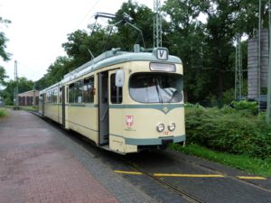 Frankfurt am Main, Schwanheim, N-Triebwagen